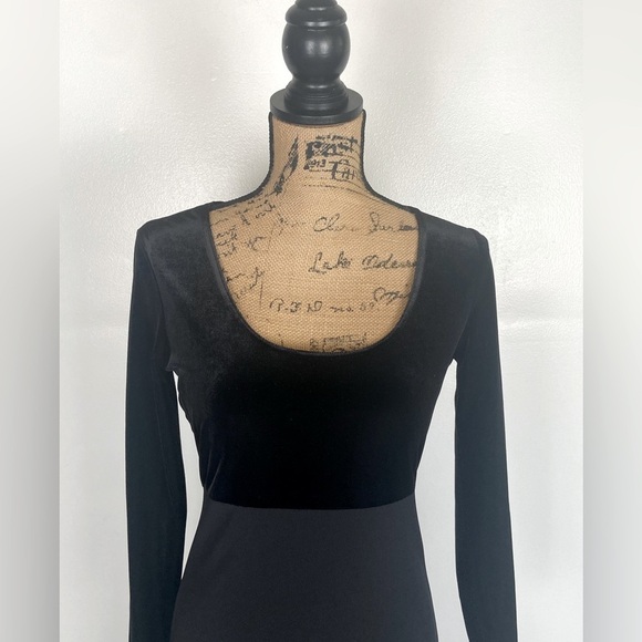 Emanuel Ungaro 90s Y2K Midi Dress Velvet Size S Color Black Goth Long Sleeves - Picture 2 of 10